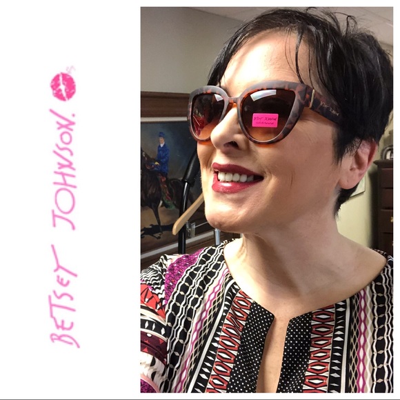 NEW BETSEY JOHNSON LEOPARD SUNGLASSES - Picture 5 of 7